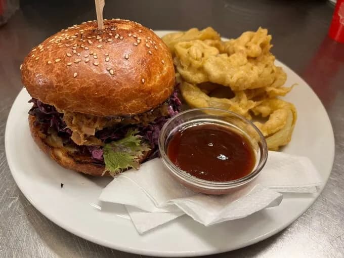 Gdzie zjeść w Karlowych Warach? Najlepsze restauracje i smaki