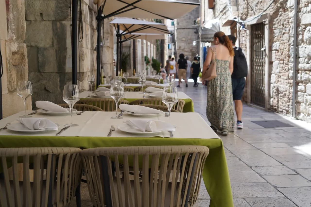 Gdzie zjeść w Splicie: najlepsze miejsca na smaczną ucztę