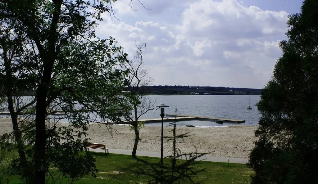 Jezioro Dolskie Wielkie: Odkryj piękno, ryby i rekreację w Wielkopolsce